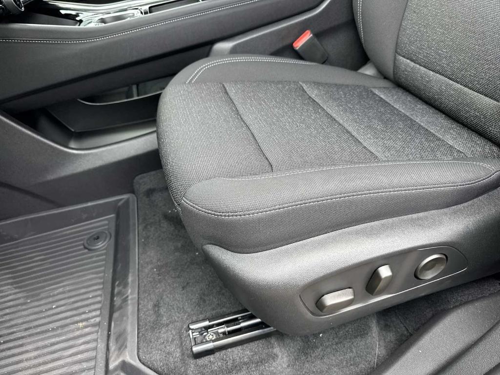 new 2025 Chevrolet Traverse car, priced at $38,545