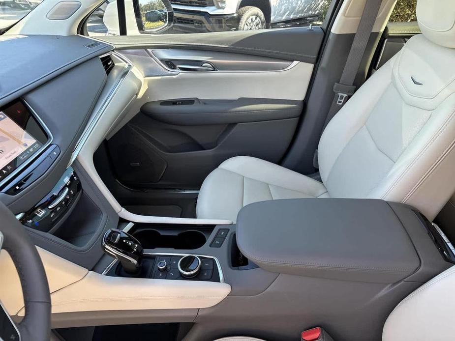 used 2024 Cadillac XT5 car, priced at $45,173