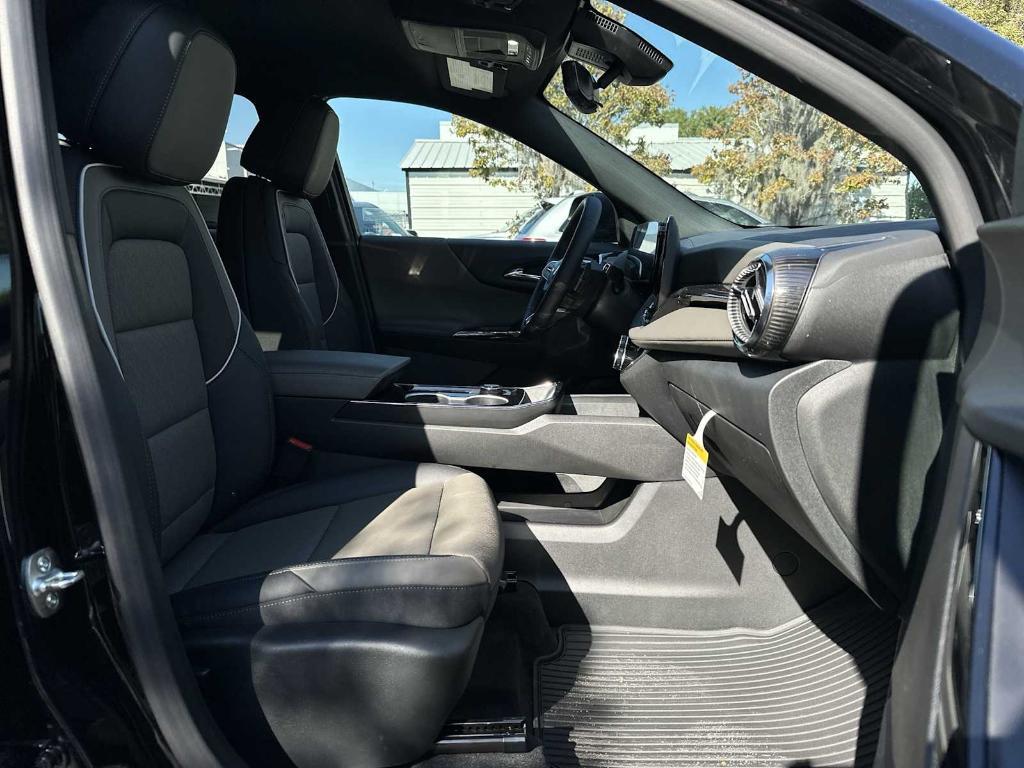 new 2026 Chevrolet Equinox car, priced at $27,730