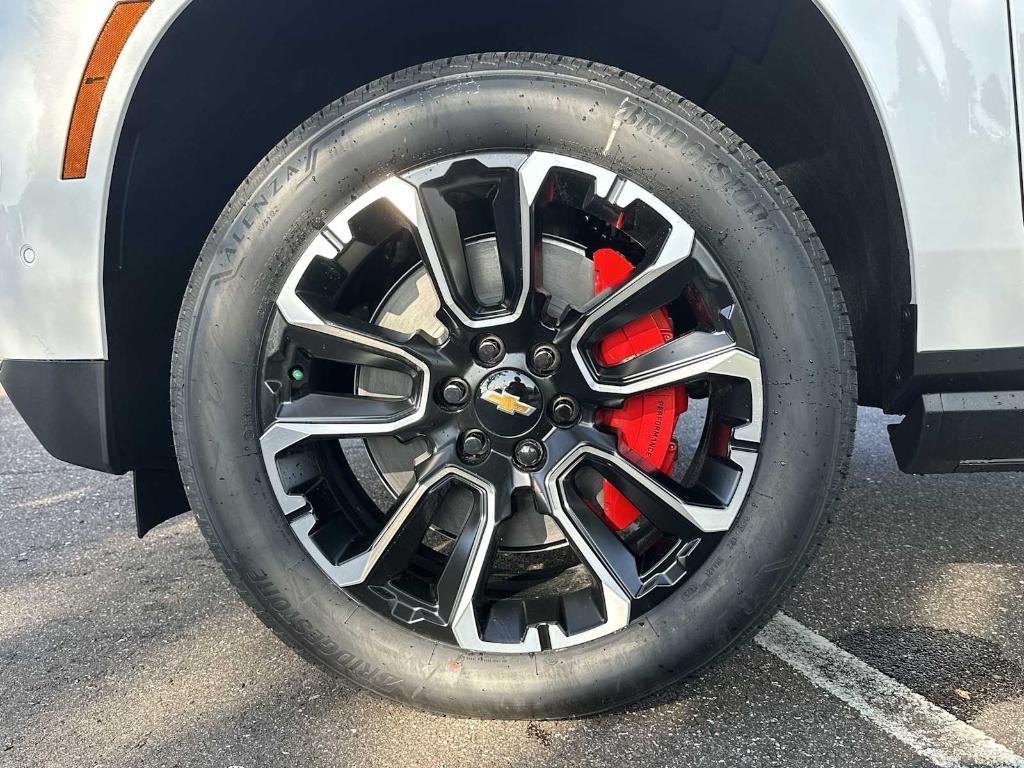 new 2025 Chevrolet Suburban car, priced at $99,015
