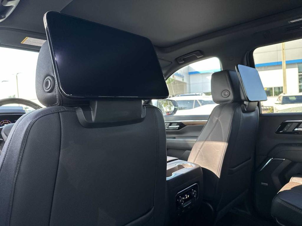 new 2025 Chevrolet Suburban car, priced at $99,015