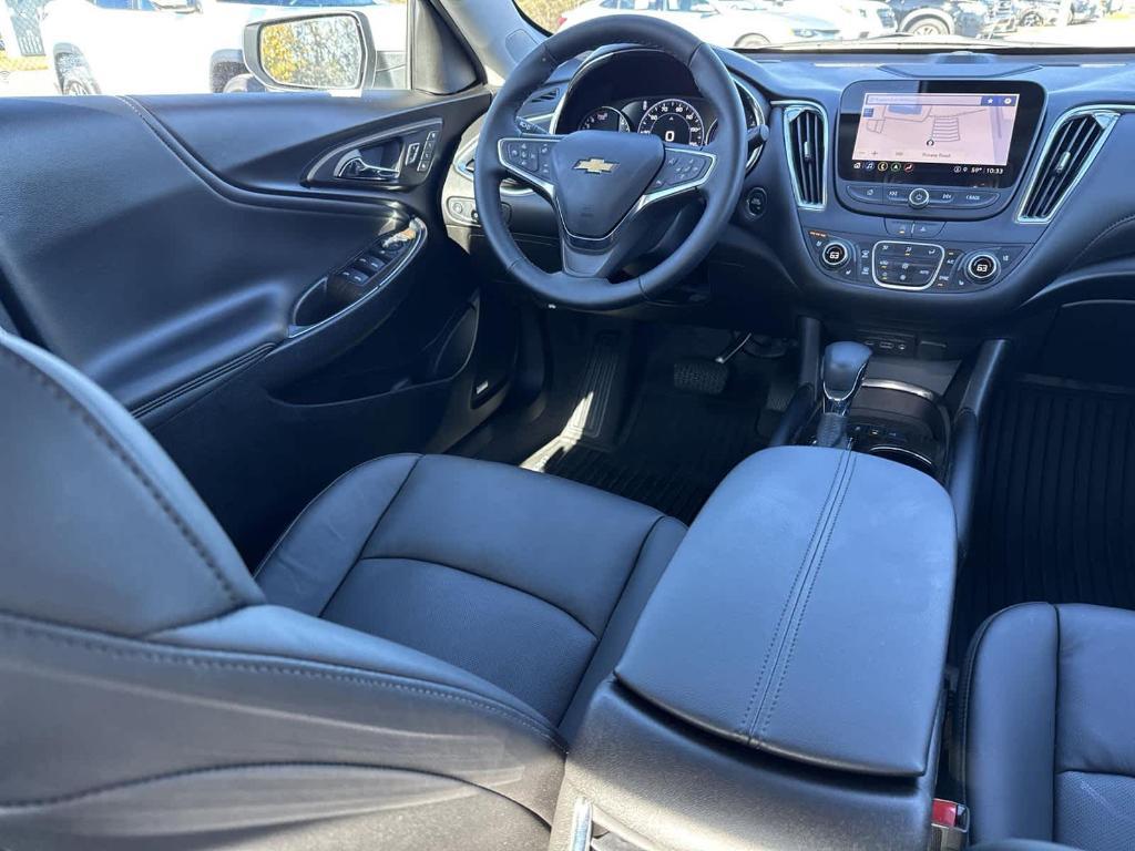 new 2025 Chevrolet Malibu car, priced at $30,370