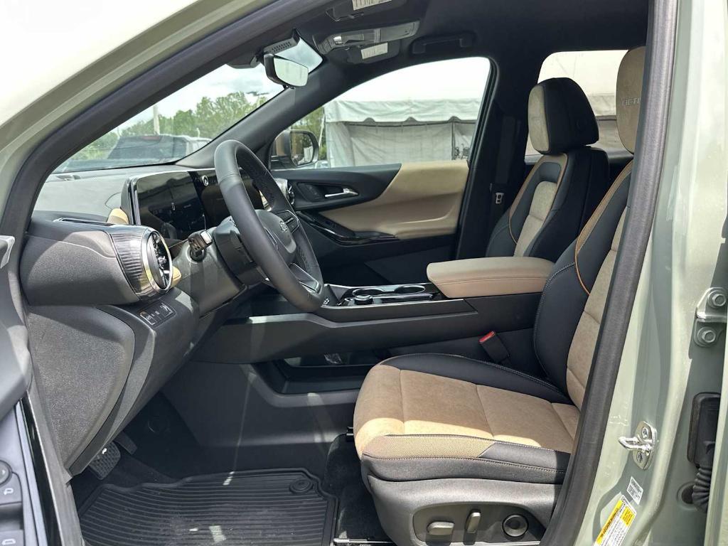 new 2026 Chevrolet Equinox car, priced at $32,015