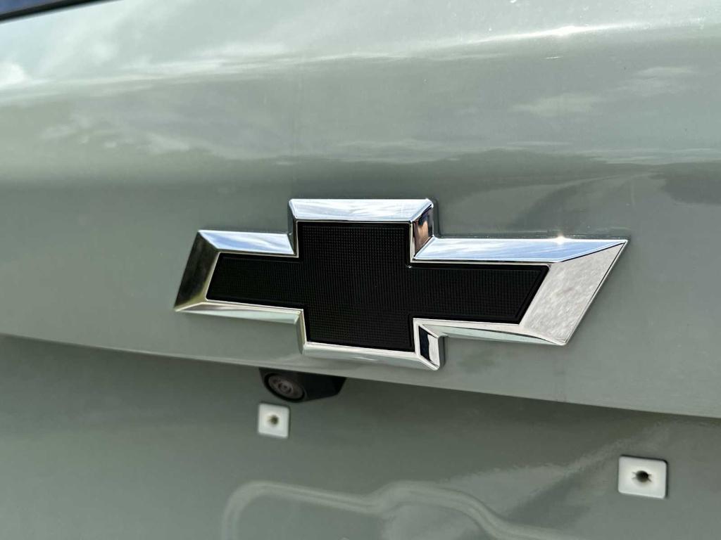 new 2026 Chevrolet Equinox car, priced at $32,015