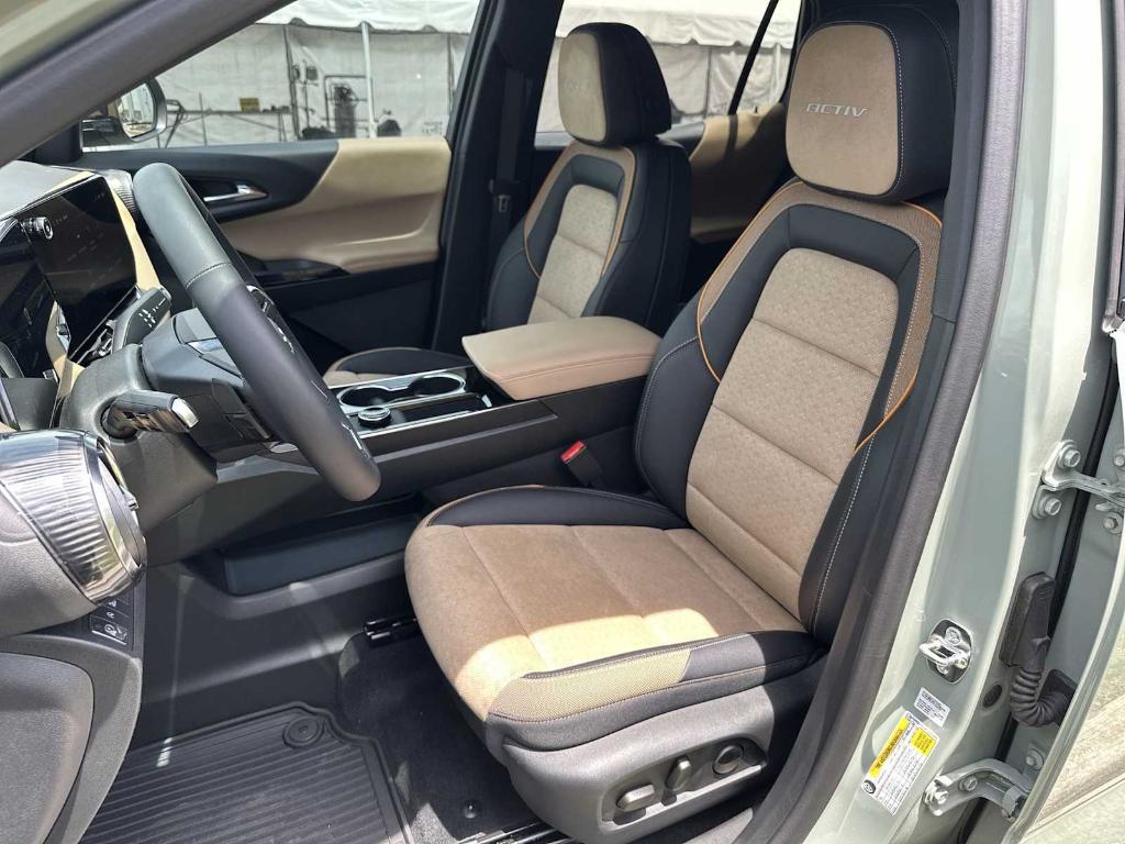 new 2026 Chevrolet Equinox car, priced at $32,015