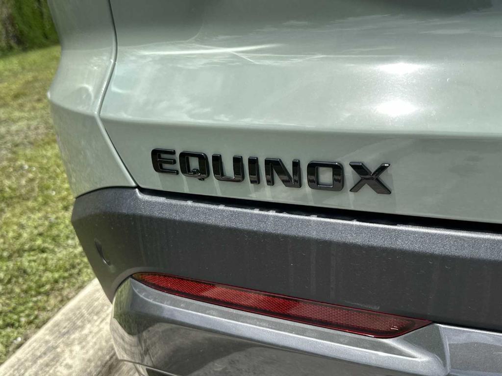 new 2026 Chevrolet Equinox car, priced at $32,015