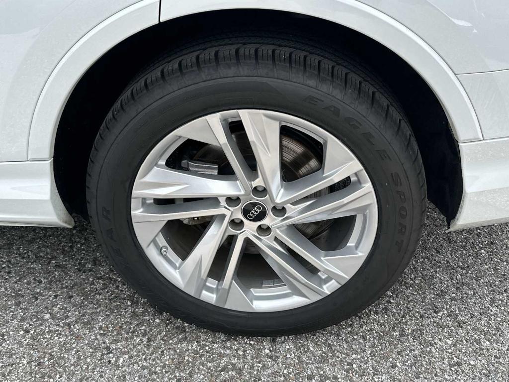 used 2024 Audi Q7 car, priced at $38,809