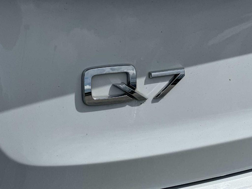 used 2024 Audi Q7 car, priced at $38,809
