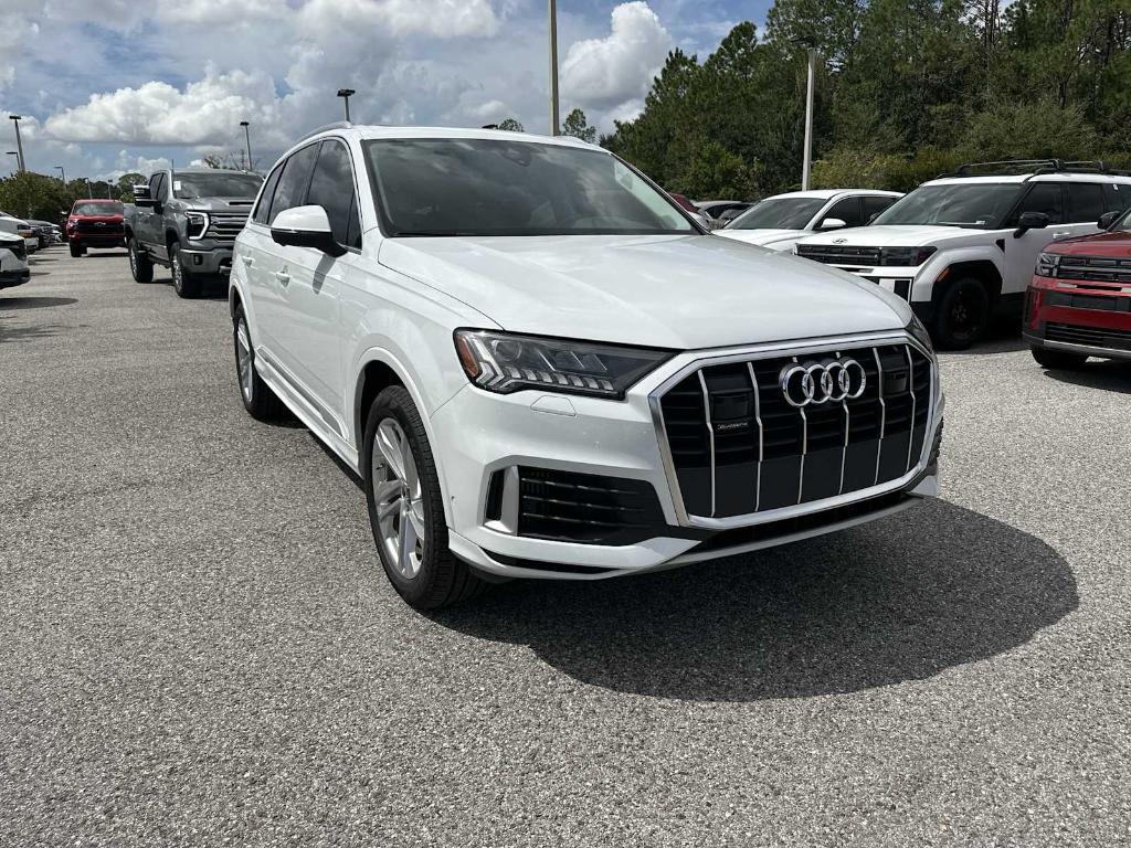 used 2024 Audi Q7 car, priced at $38,809