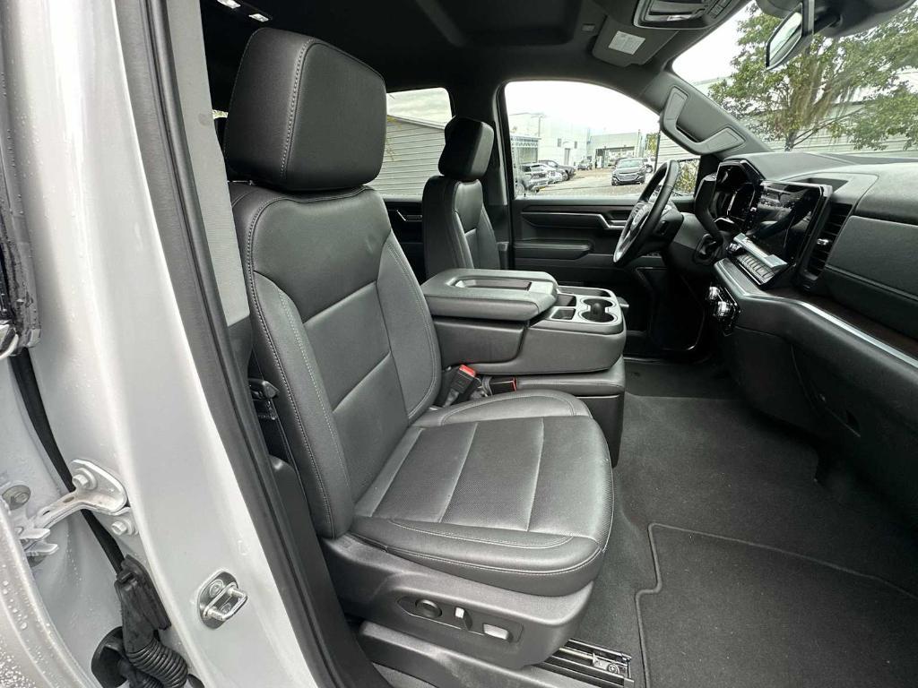 used 2024 GMC Sierra 1500 car, priced at $42,997