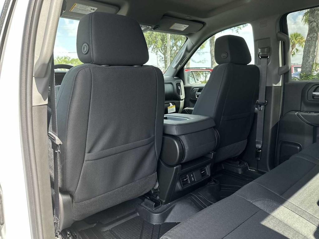 new 2025 Chevrolet Silverado 1500 car, priced at $38,160