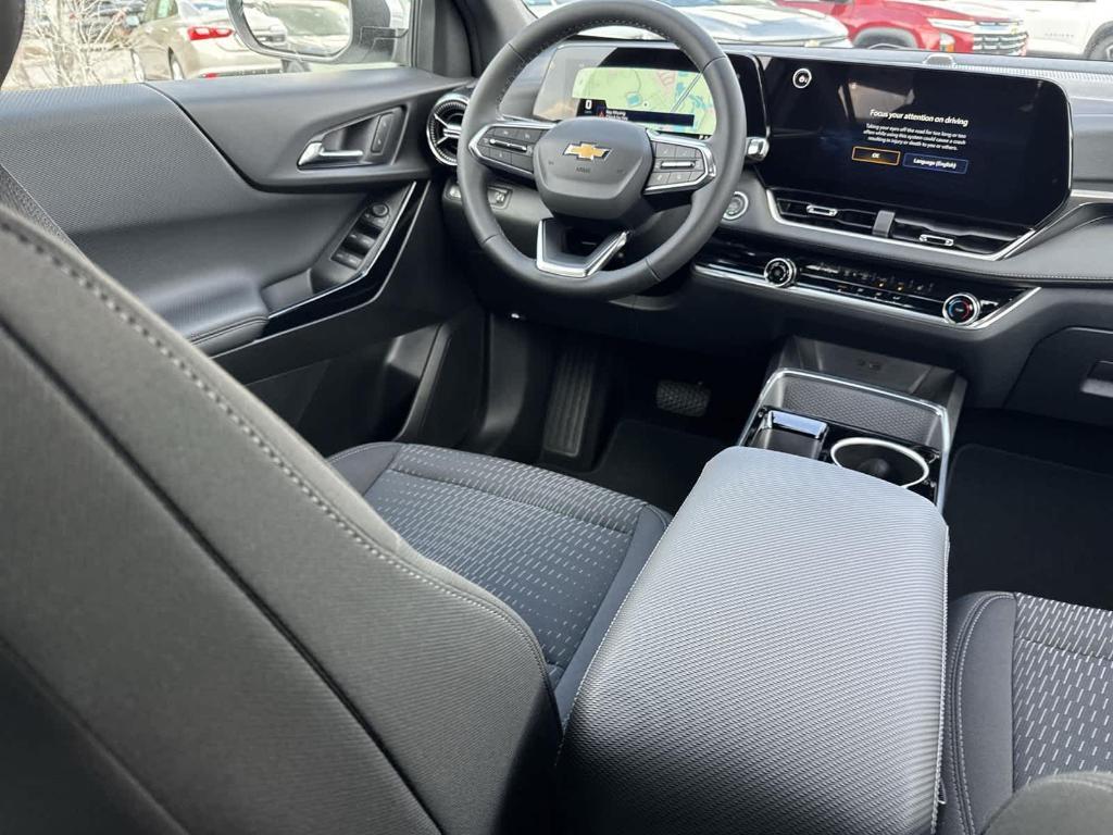 new 2025 Chevrolet Equinox car, priced at $29,495