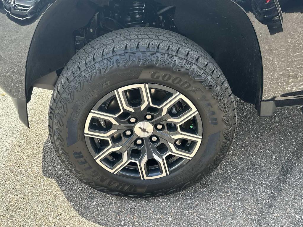used 2024 Chevrolet Colorado car, priced at $37,227