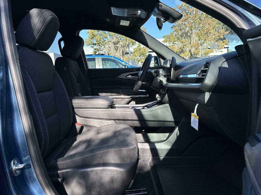 new 2026 Chevrolet Traverse car, priced at $38,120