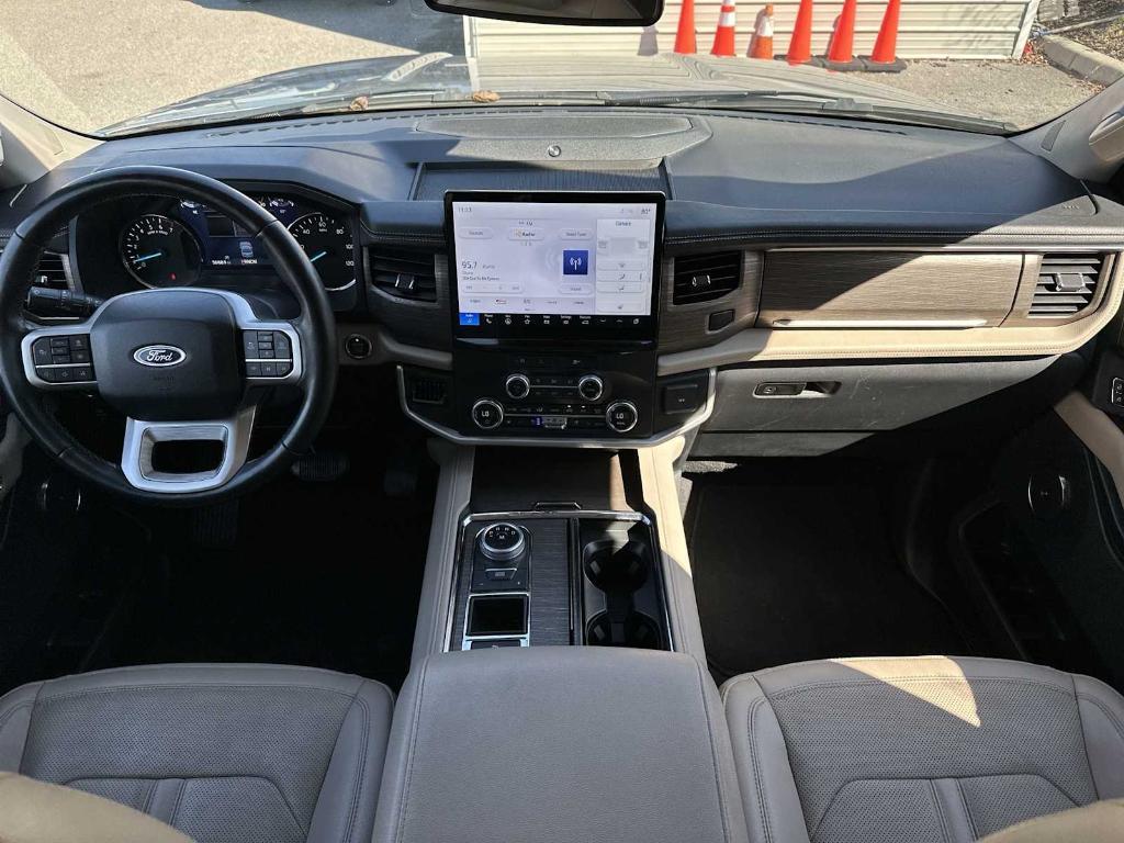 used 2024 Ford Expedition car, priced at $43,964