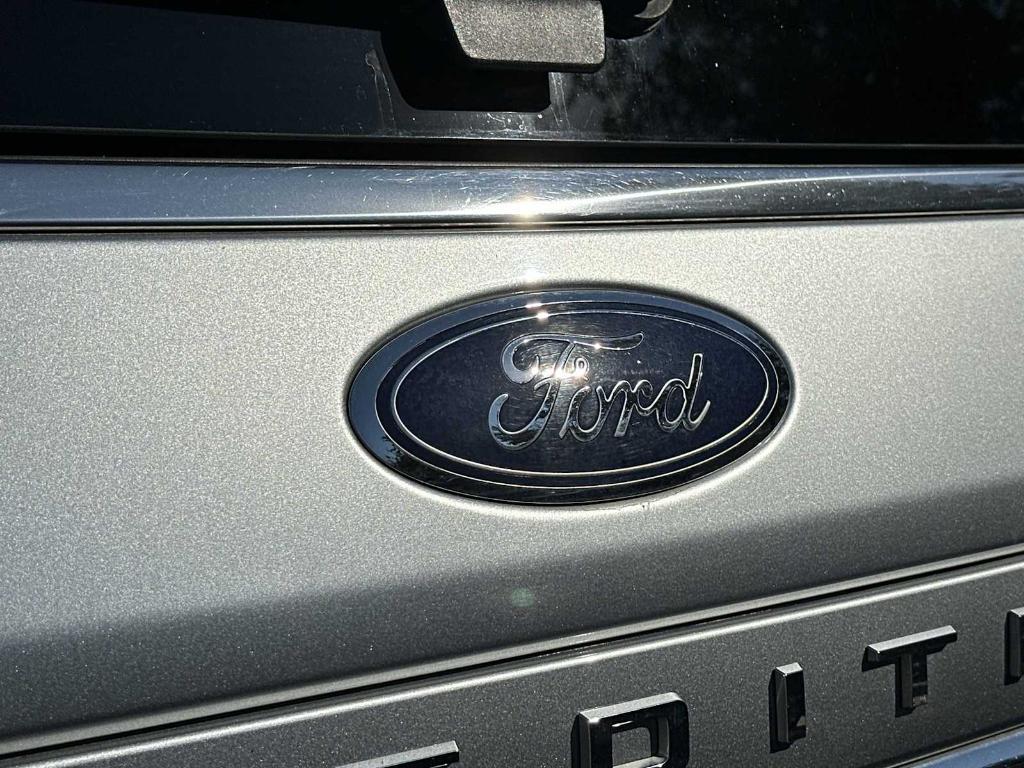 used 2024 Ford Expedition car, priced at $43,964