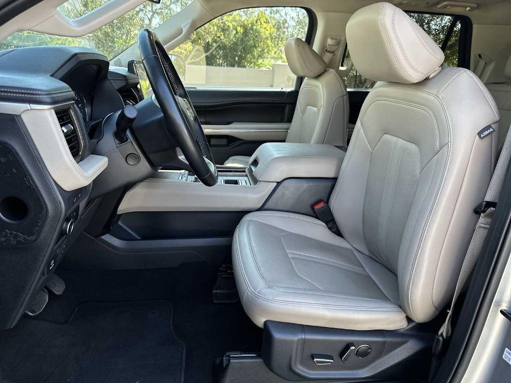used 2024 Ford Expedition car, priced at $43,964