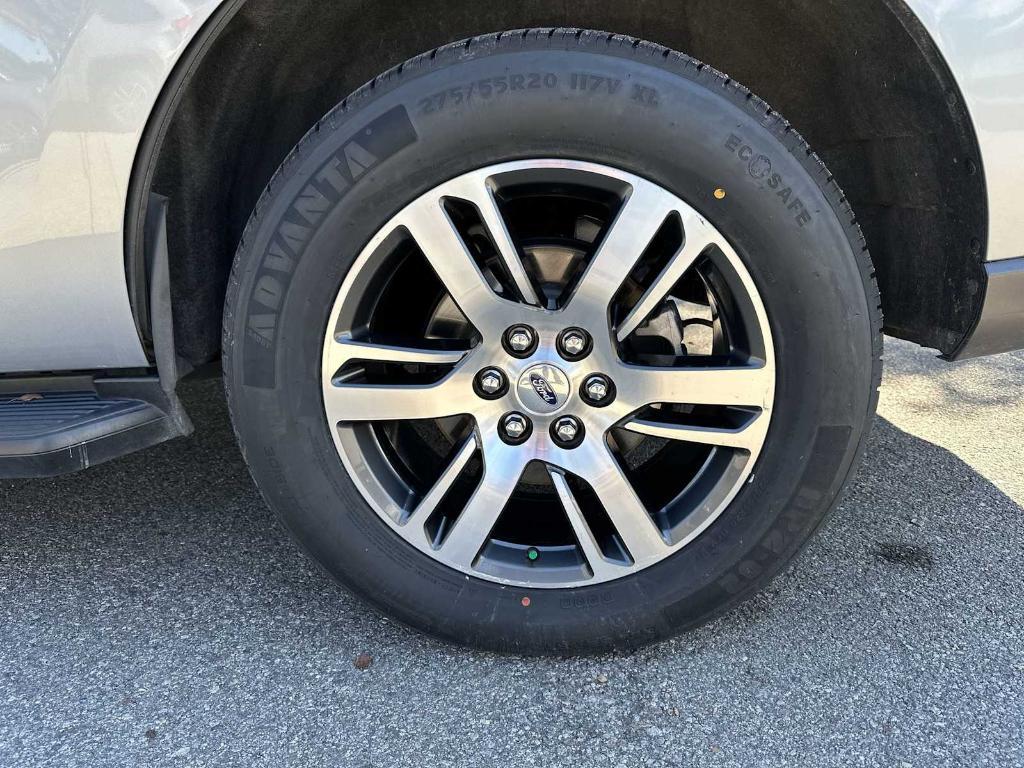 used 2024 Ford Expedition car, priced at $43,964