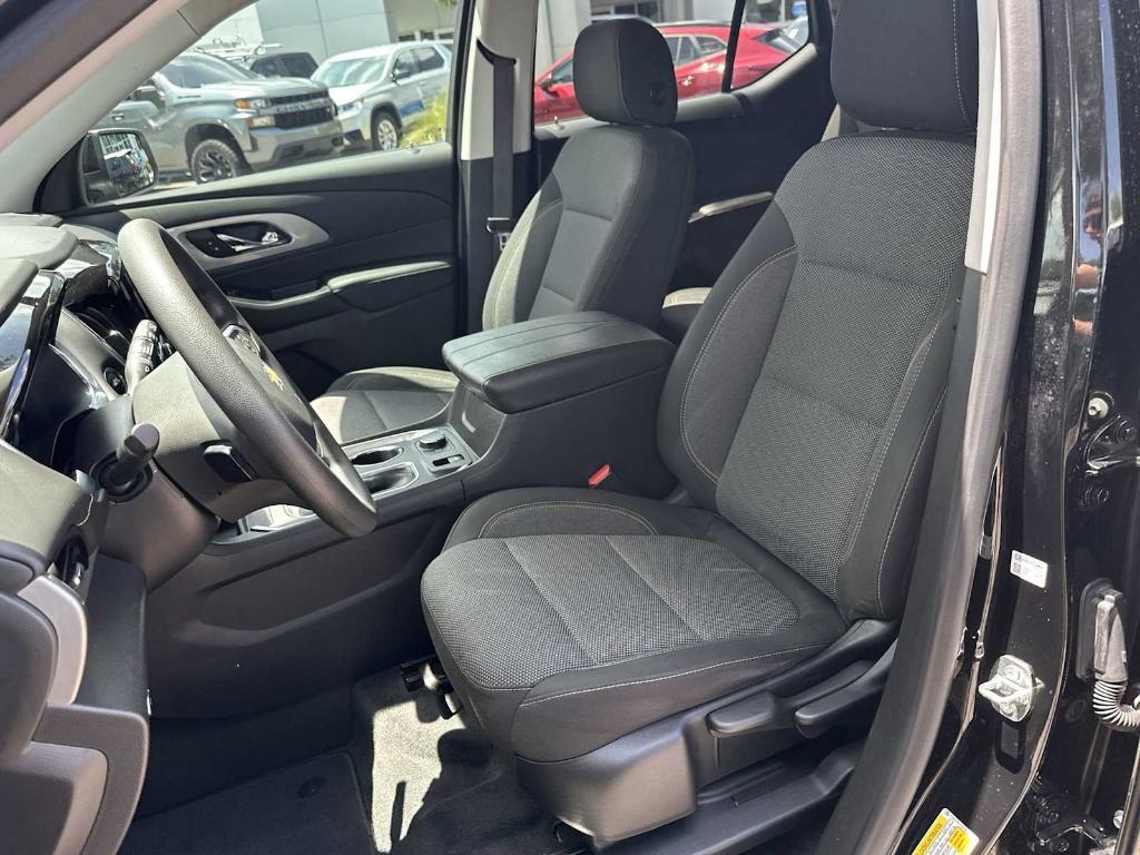 used 2021 Chevrolet Traverse car, priced at $21,968