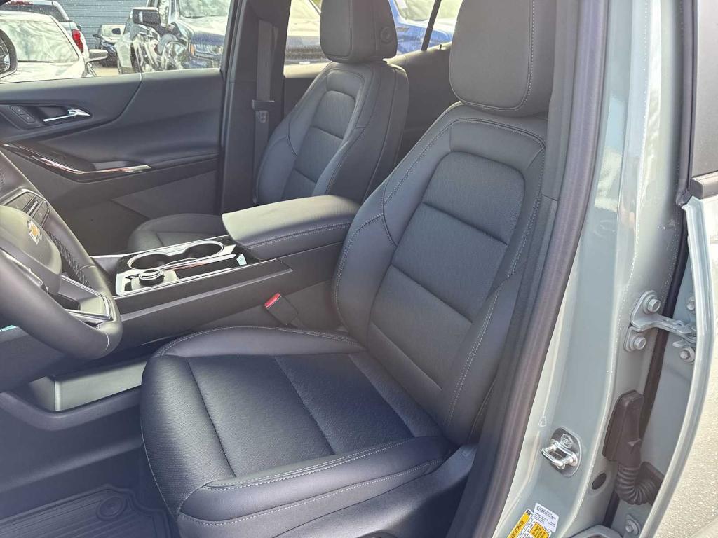 new 2026 Chevrolet Equinox car, priced at $28,270
