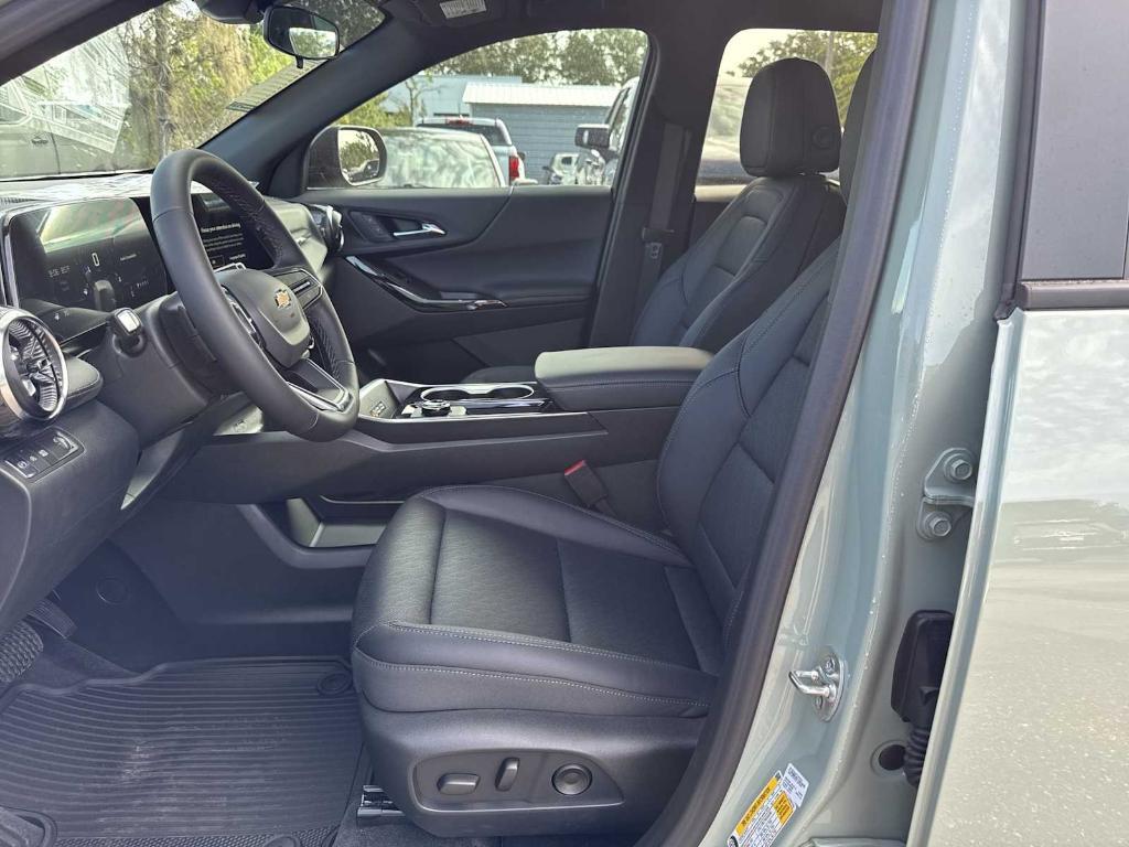 new 2026 Chevrolet Equinox car, priced at $28,270