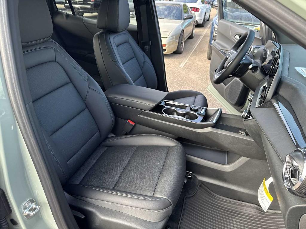 new 2026 Chevrolet Equinox car, priced at $28,270