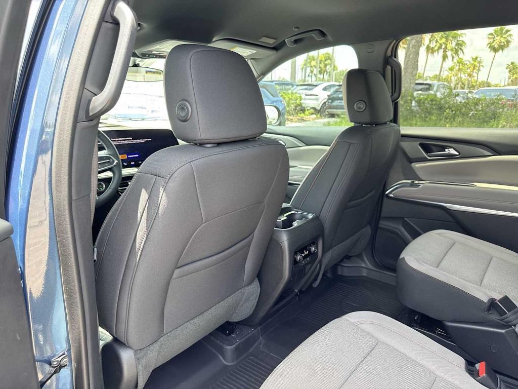 new 2025 Chevrolet Traverse car, priced at $40,545