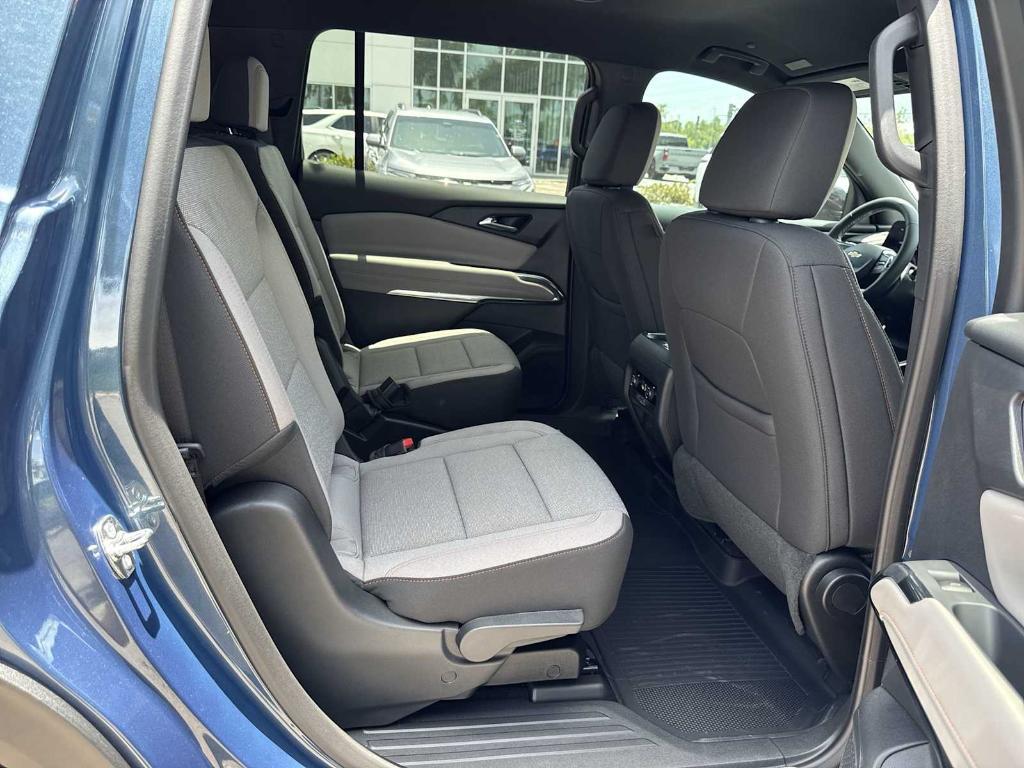 new 2025 Chevrolet Traverse car, priced at $40,545