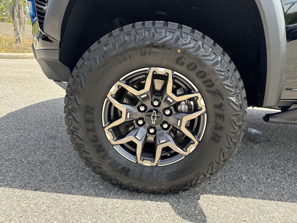 new 2025 Chevrolet Colorado car, priced at $48,895