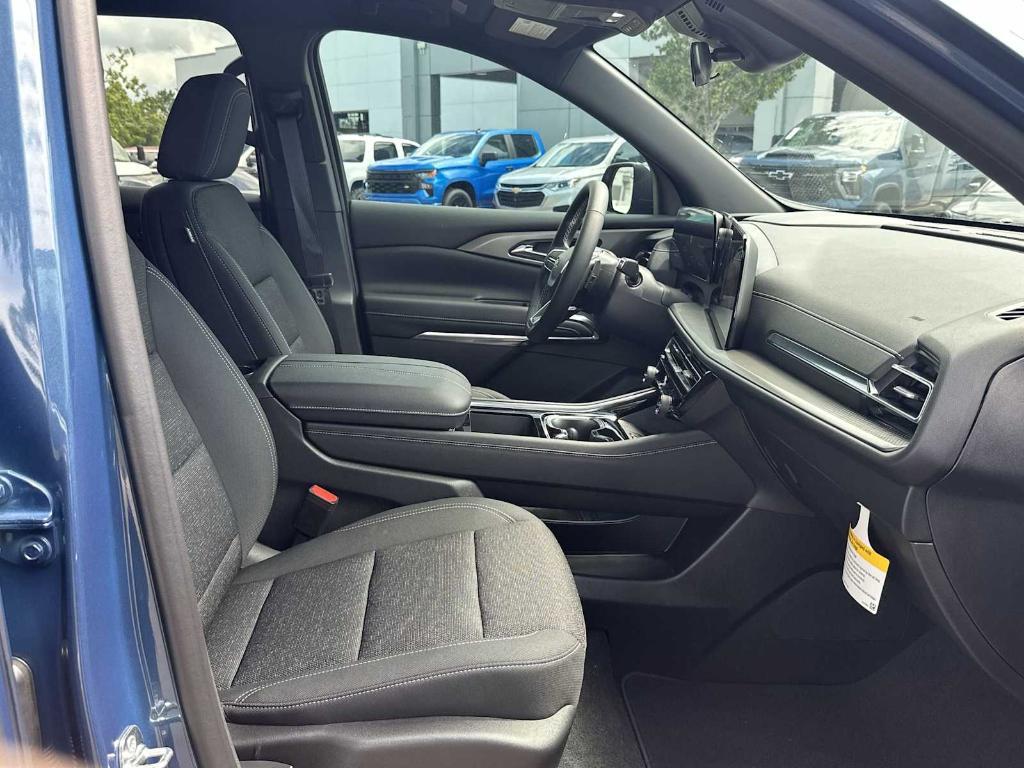 new 2025 Chevrolet Traverse car, priced at $37,965