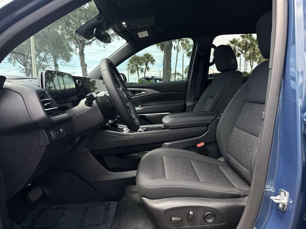 new 2025 Chevrolet Traverse car, priced at $37,965