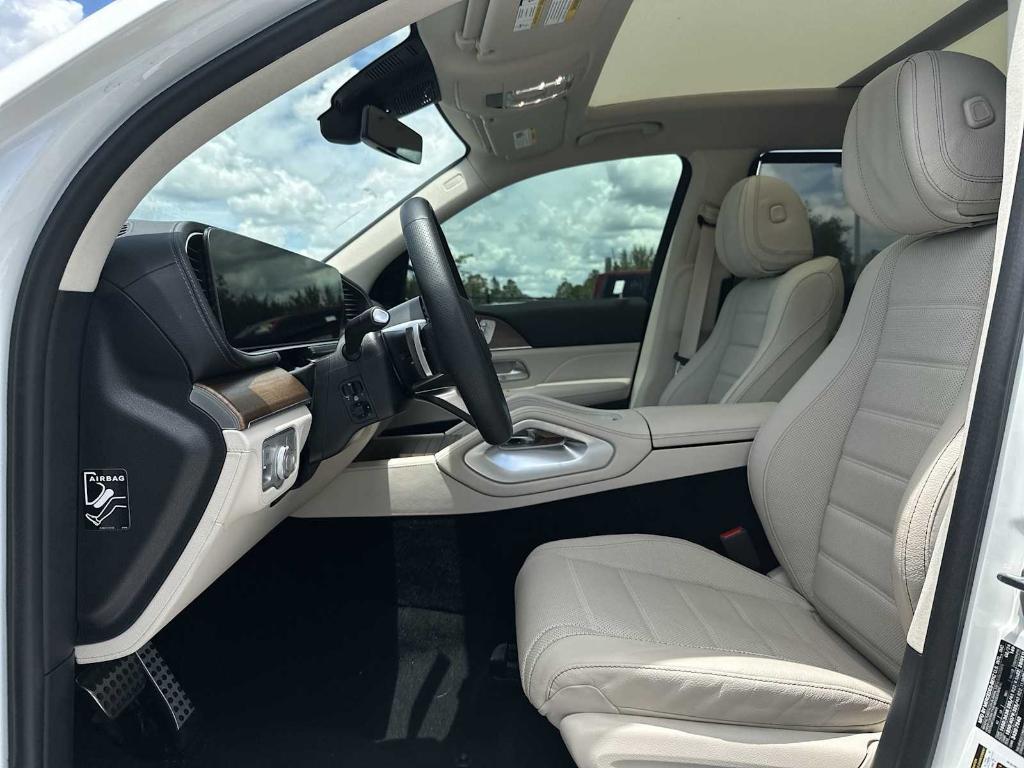 used 2025 Mercedes-Benz GLS 580 car, priced at $97,997
