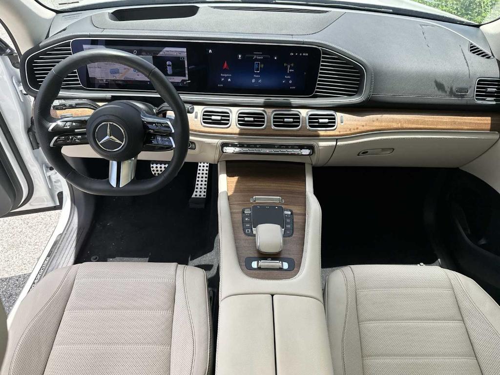 used 2025 Mercedes-Benz GLS 580 car, priced at $97,997