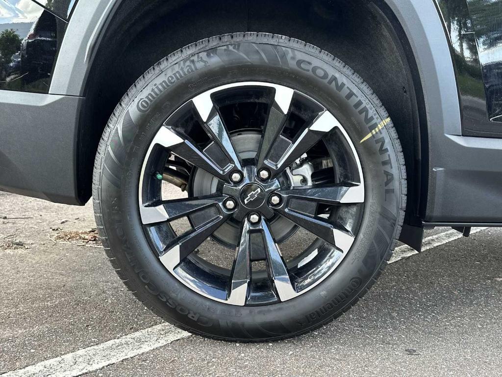 new 2026 Chevrolet Equinox car, priced at $33,510