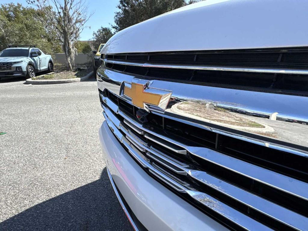 new 2025 Chevrolet Suburban car, priced at $74,085