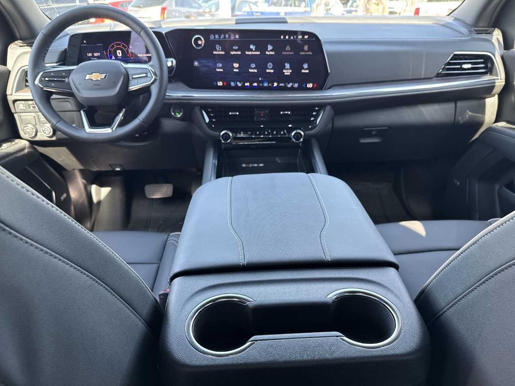 new 2025 Chevrolet Suburban car, priced at $74,085