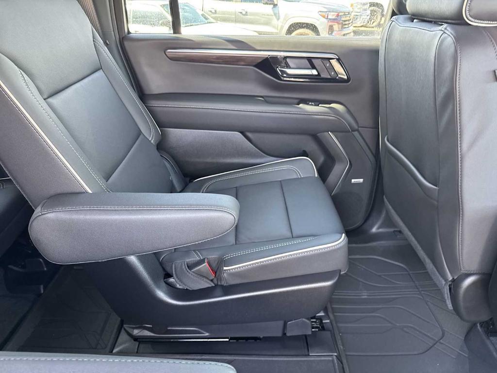 new 2025 Chevrolet Suburban car, priced at $74,085