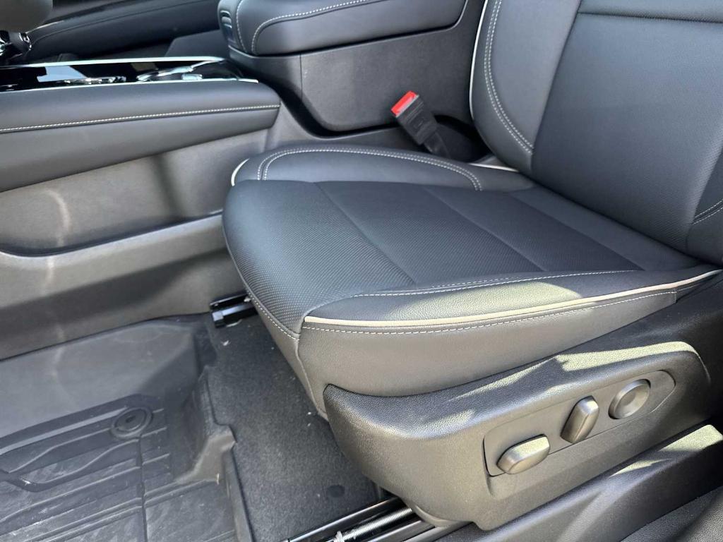 new 2025 Chevrolet Suburban car, priced at $74,085