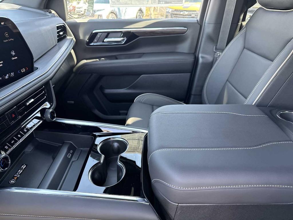 new 2025 Chevrolet Suburban car, priced at $74,085