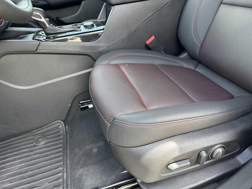 new 2025 Chevrolet Blazer car, priced at $38,095