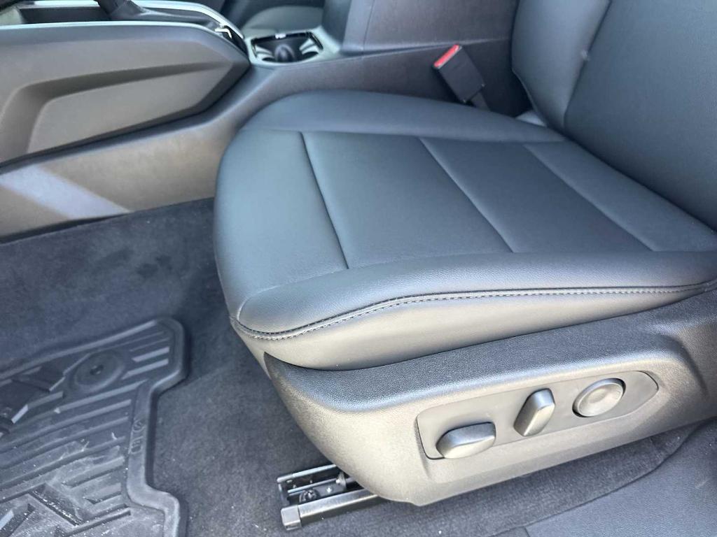 new 2025 Chevrolet Colorado car, priced at $39,440