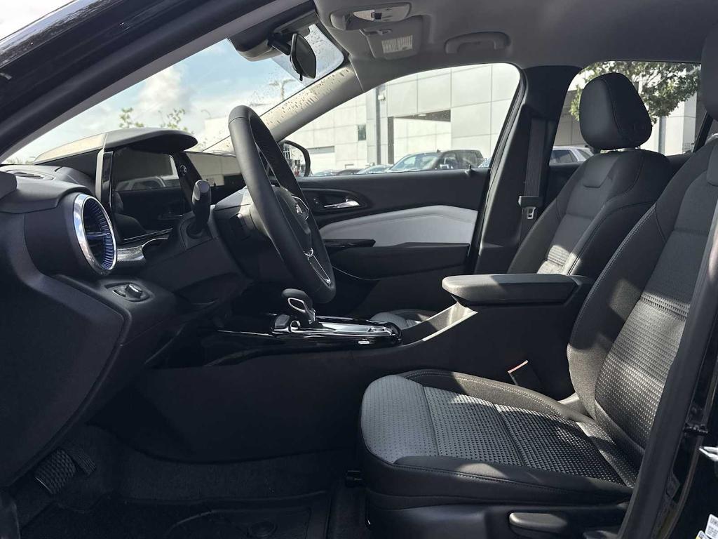 new 2025 Chevrolet Trax car, priced at $21,820