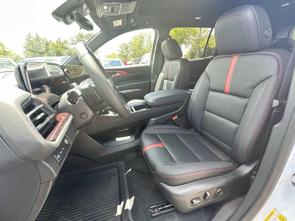 new 2026 Chevrolet Traverse car, priced at $57,715