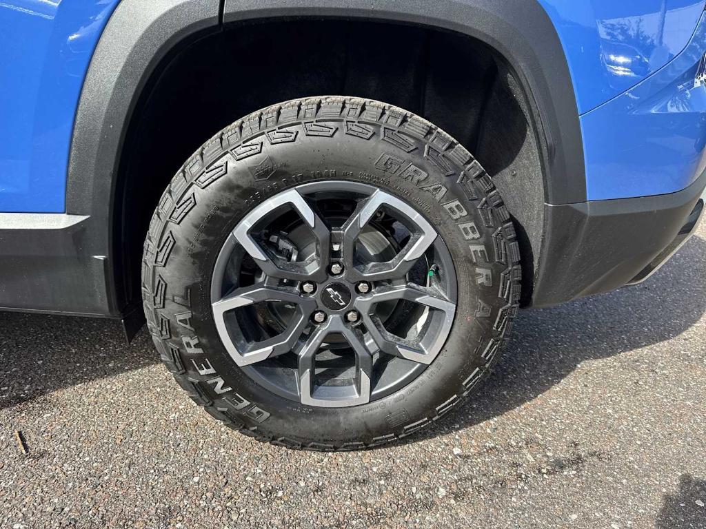 new 2026 Chevrolet Equinox car, priced at $34,010