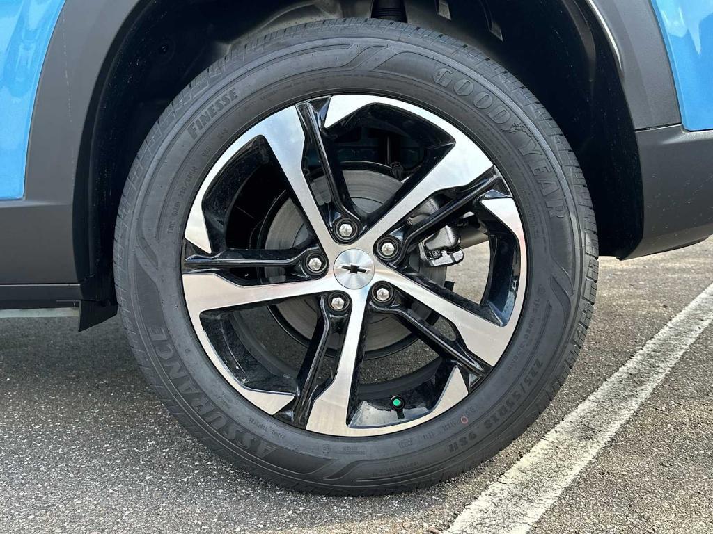 new 2025 Chevrolet Trax car, priced at $23,020