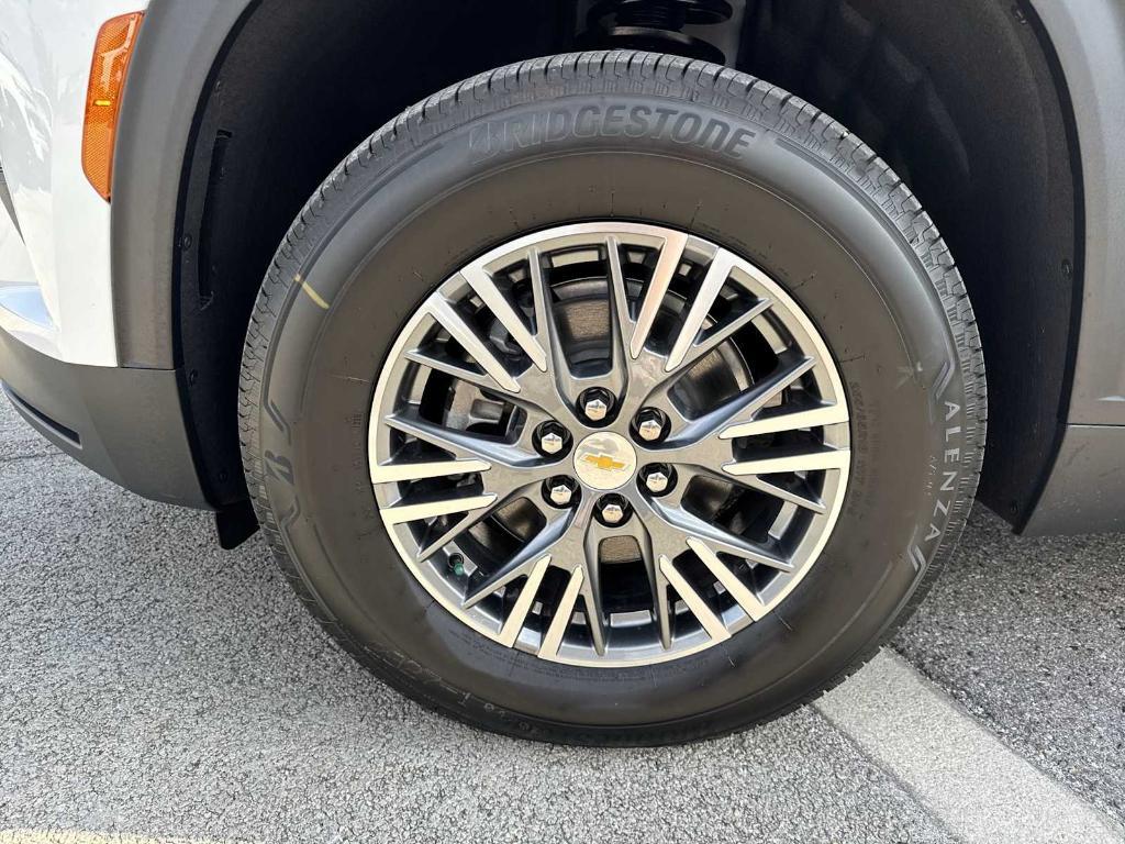 new 2025 Chevrolet Traverse car, priced at $38,545