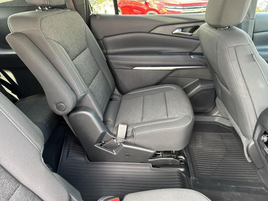 new 2025 Chevrolet Traverse car, priced at $40,545