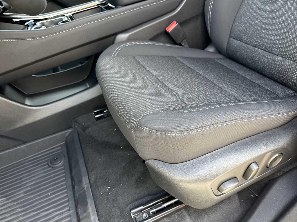 new 2025 Chevrolet Traverse car, priced at $38,545
