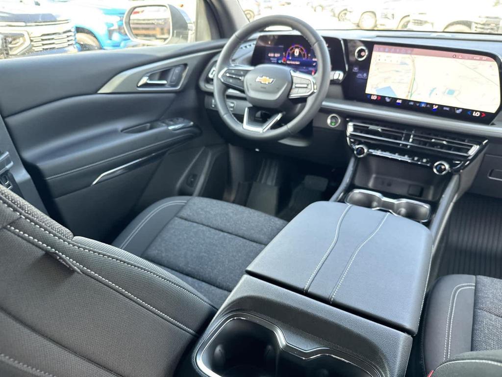 new 2025 Chevrolet Traverse car, priced at $40,545