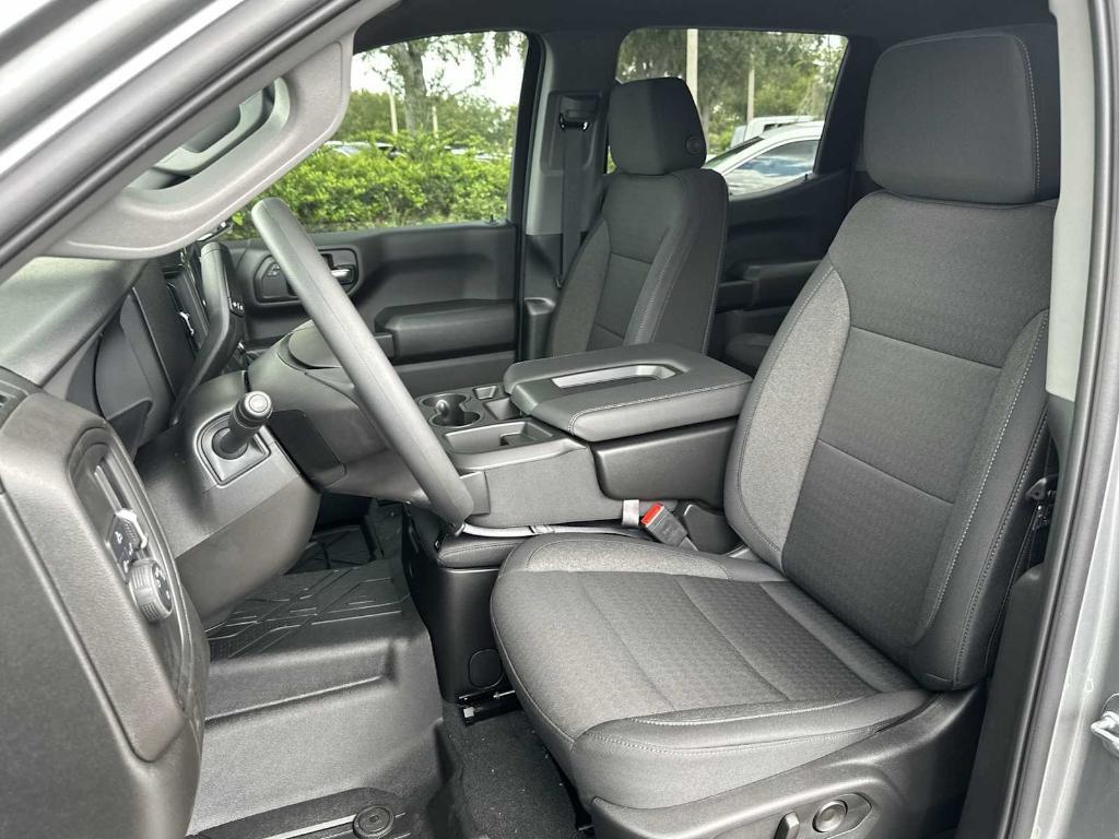 new 2025 Chevrolet Silverado 1500 car, priced at $38,160